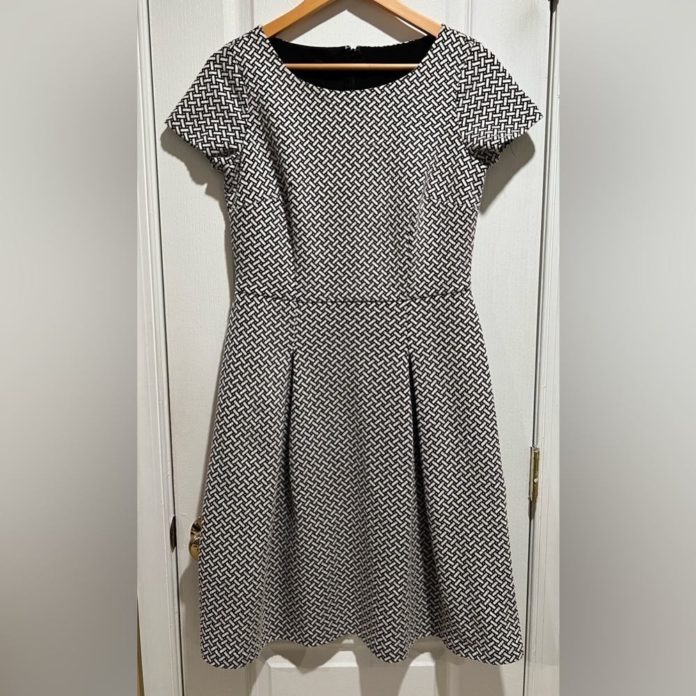 Talbots Dress Womens Cotton Sleeveless Black White Geometric Print size 2. New
